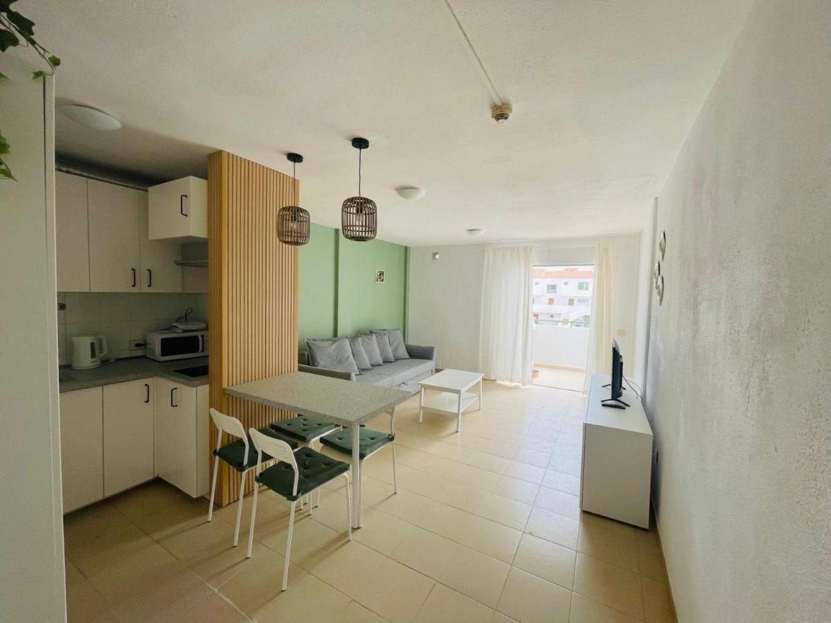Alondras Park Mialsoma Apartment Arona  Exterior photo